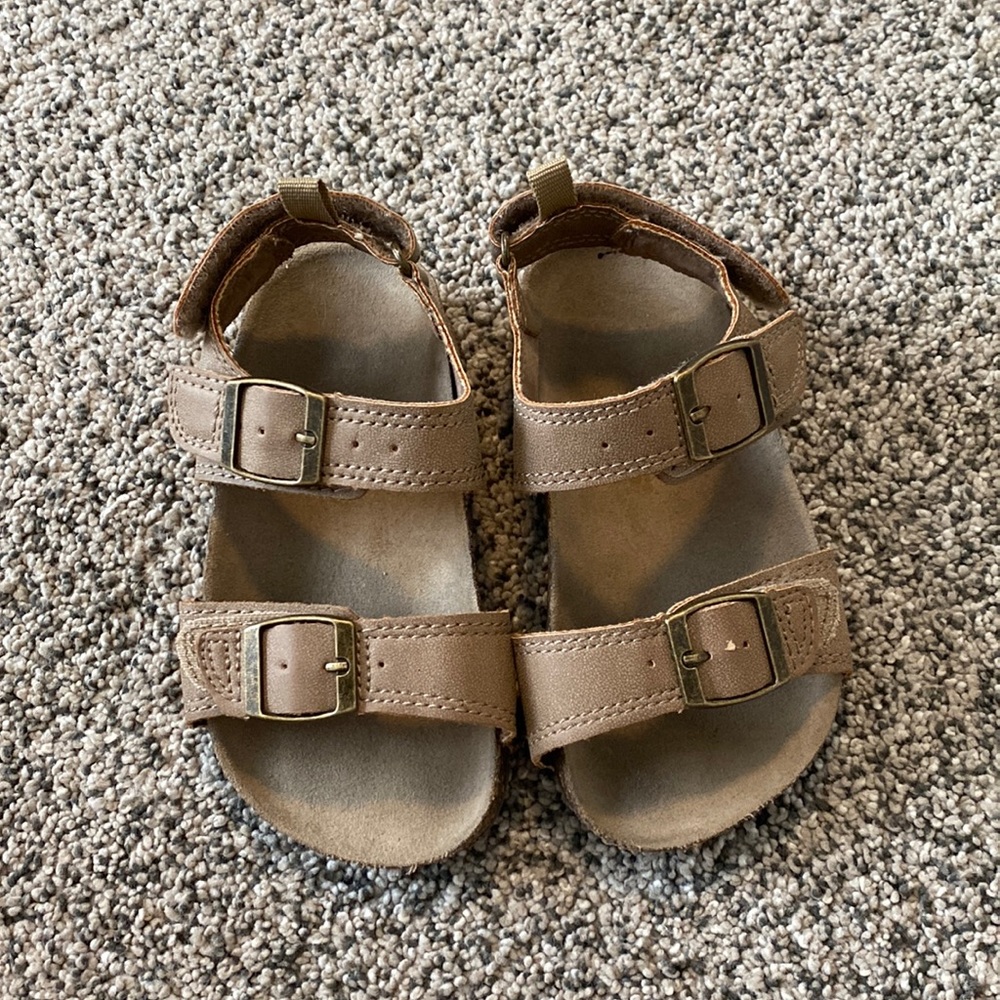 Boys Carters Sandals Size 9.